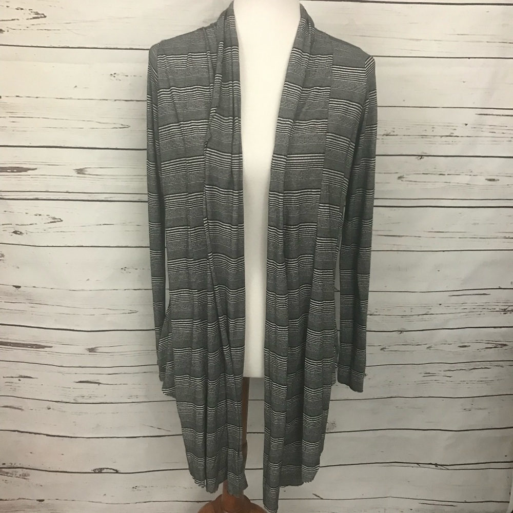 Romeo & Juliet Long Sleeve Open Cardigan Medium